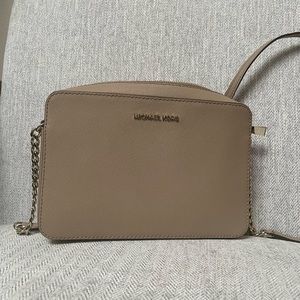 Michael Kors Jet Set Crossbody Purse. $168